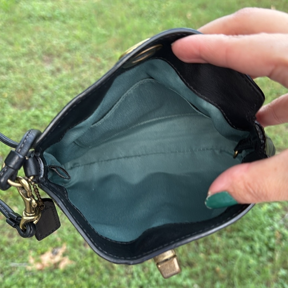 Coach turn lock wristlet clutch - Picture 6 of 7